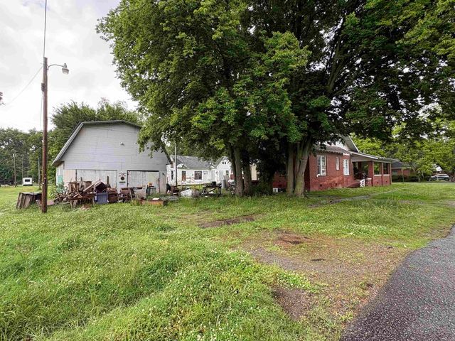 101 NE 4th, England, AR 72046