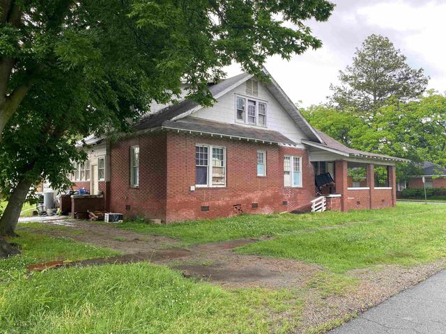 101 NE 4th, England, AR 72046