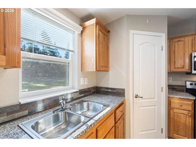 66017 N BAY Rd, North Bend, OR 97459