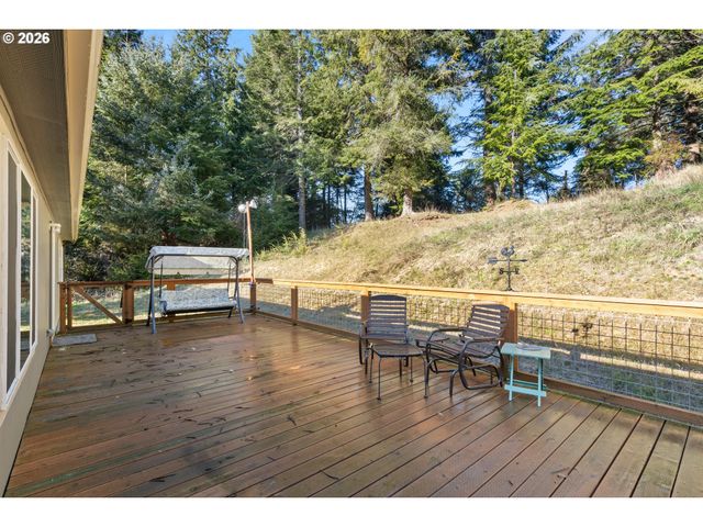 66017 N BAY Rd, North Bend, OR 97459