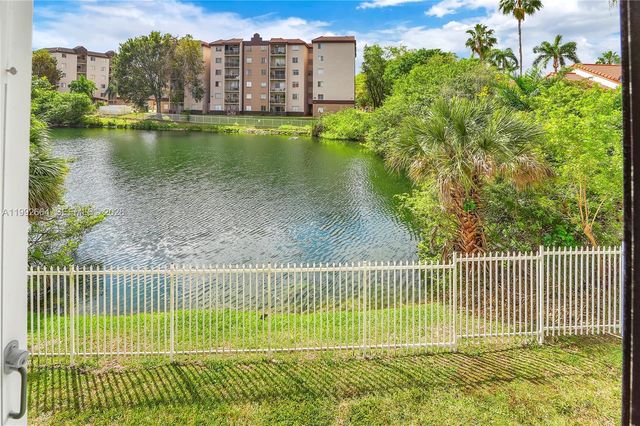 7668 SW 152nd Ave 2-211, Miami, FL 33193