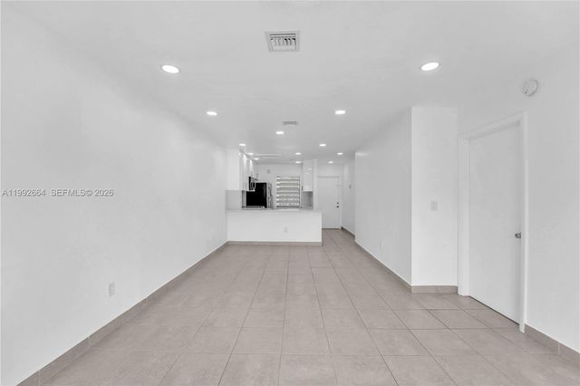 7668 SW 152nd Ave 2-211, Miami, FL 33193