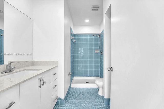 7668 SW 152nd Ave 2-211, Miami, FL 33193