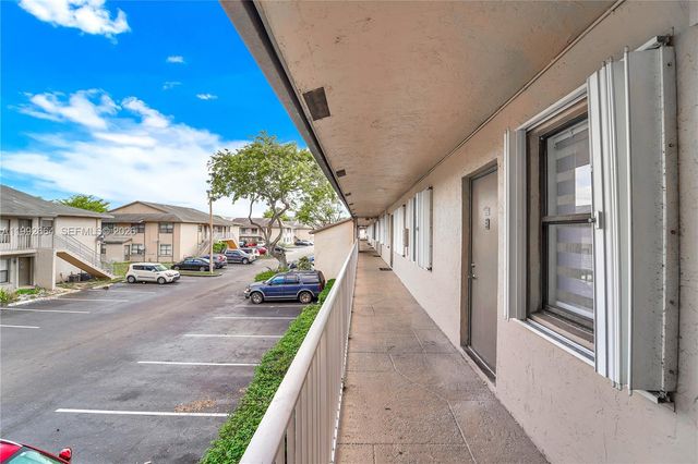 7668 SW 152nd Ave 2-211, Miami, FL 33193