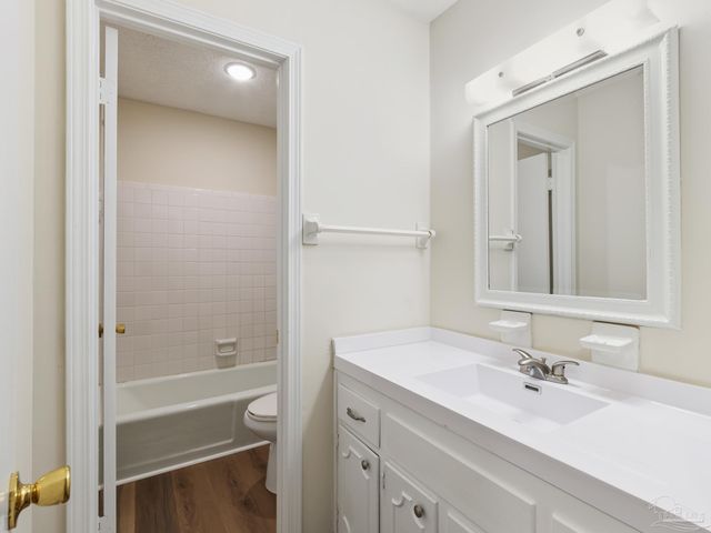 5731 Langley Ct, Pensacola, FL 32504