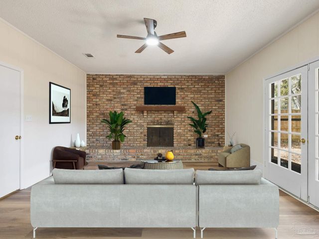 5731 Langley Ct, Pensacola, FL 32504