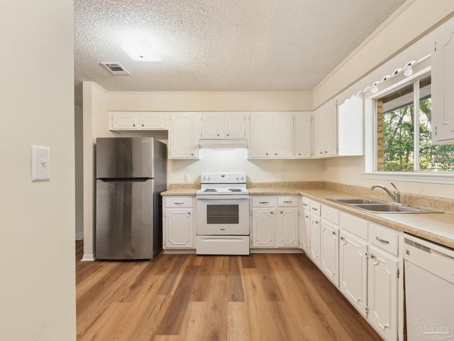 5731 Langley Ct, Pensacola, FL 32504