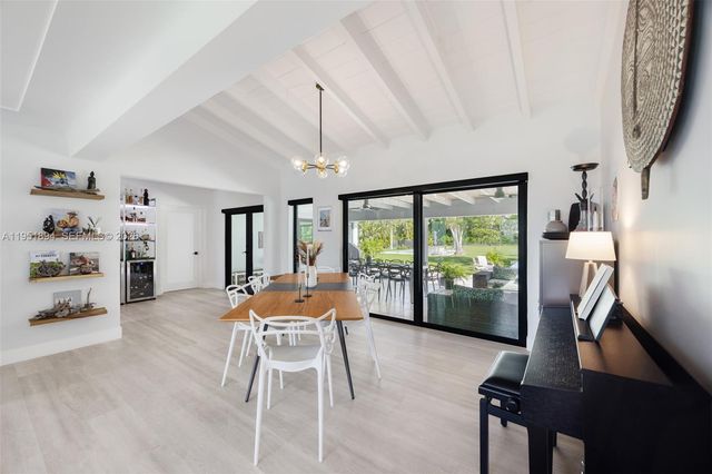 07325 SW 102nd St, Pinecrest, FL 33156