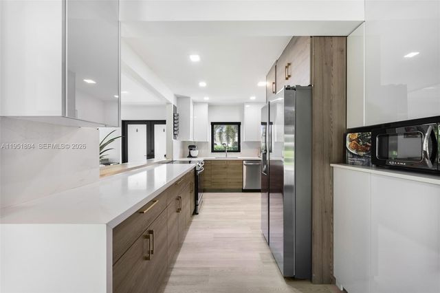 07325 SW 102nd St, Pinecrest, FL 33156