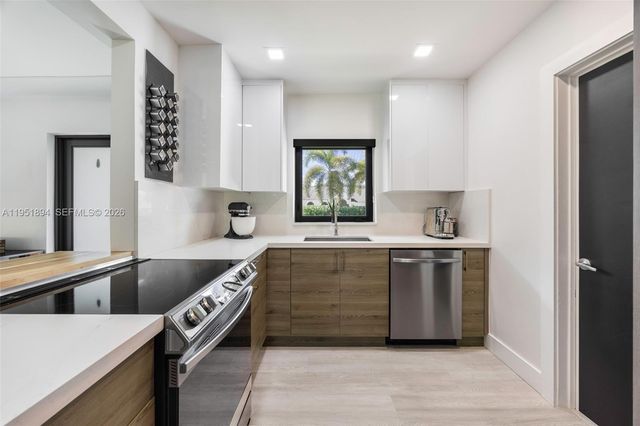 07325 SW 102nd St, Pinecrest, FL 33156