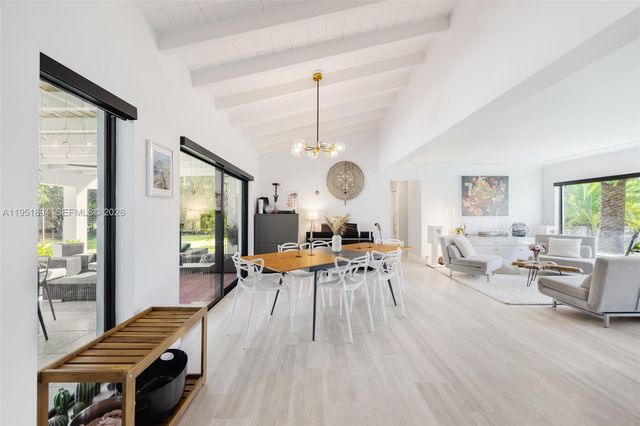 07325 SW 102nd St, Pinecrest, FL 33156