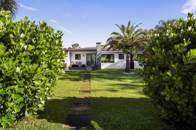 07325 SW 102nd St, Pinecrest, FL 33156