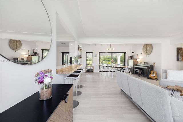 07325 SW 102nd St, Pinecrest, FL 33156