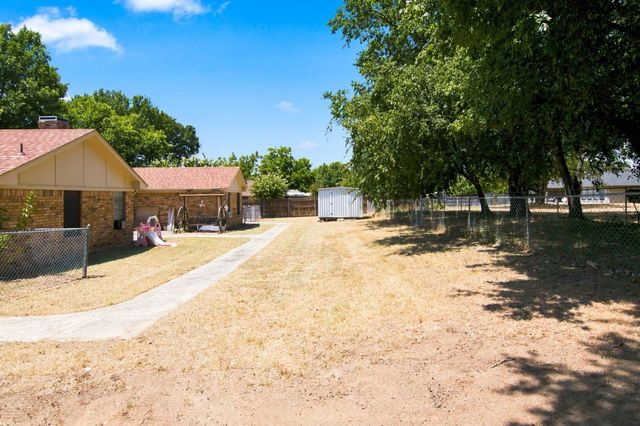 514 Dorothy Lane, Justin, TX 76247
