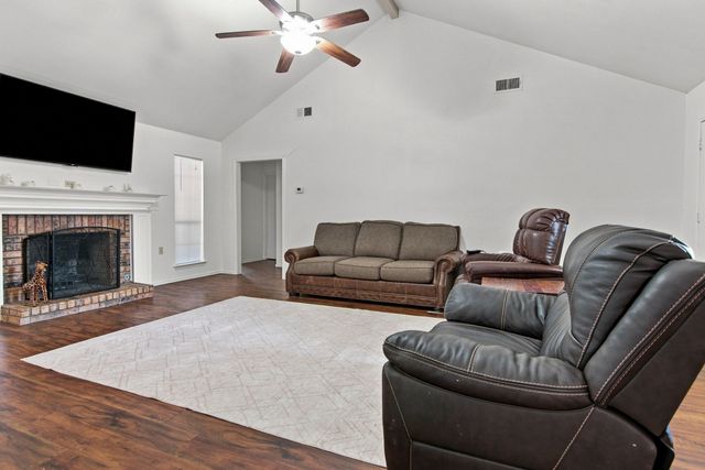514 Dorothy Lane, Justin, TX 76247
