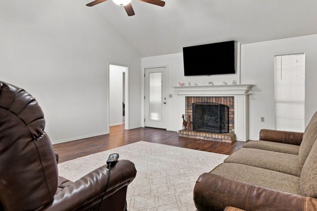 514 Dorothy Lane, Justin, TX 76247