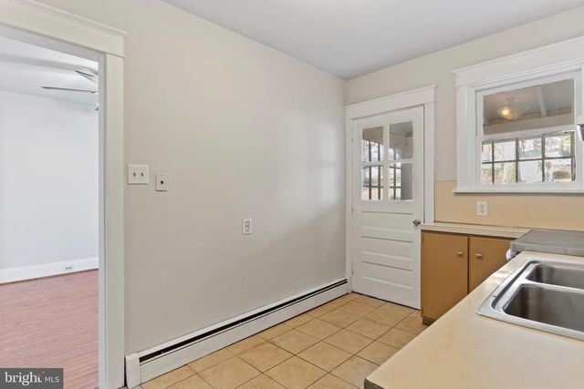 1424 MARKET ST, Camp Hill, PA 17011