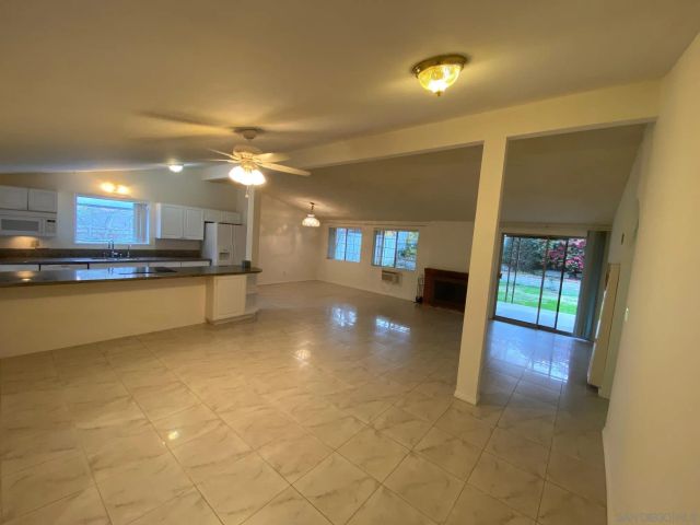 9516 Larrabee Ave, San Diego, CA 92123