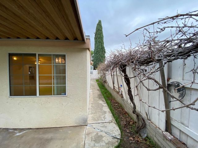 9516 Larrabee Ave, San Diego, CA 92123