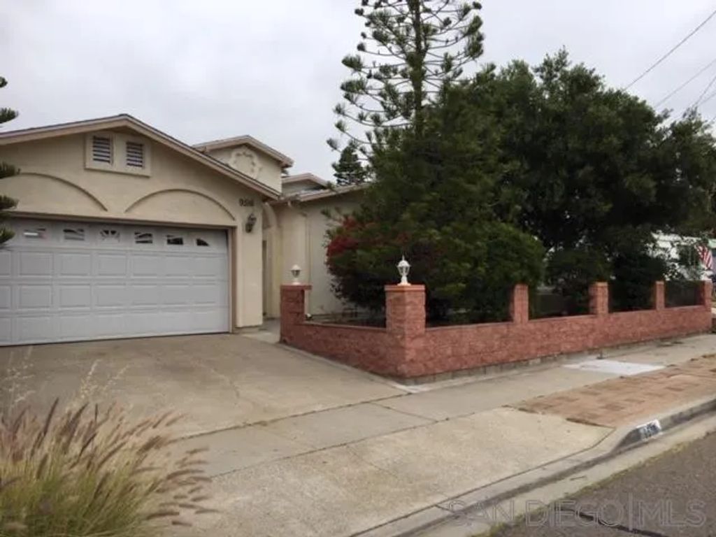 9516 Larrabee Ave, San Diego, CA 92123