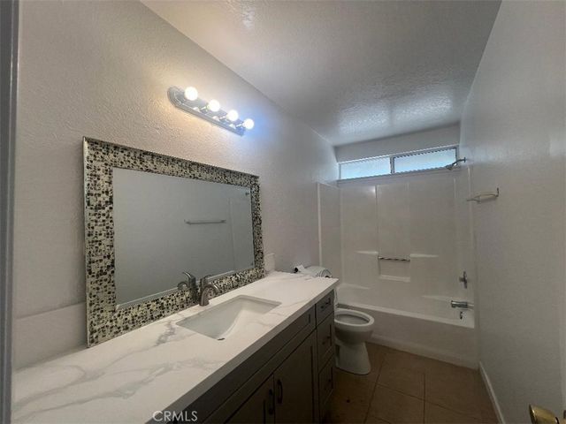 15232 Greenrock, Lancaster, CA 93535