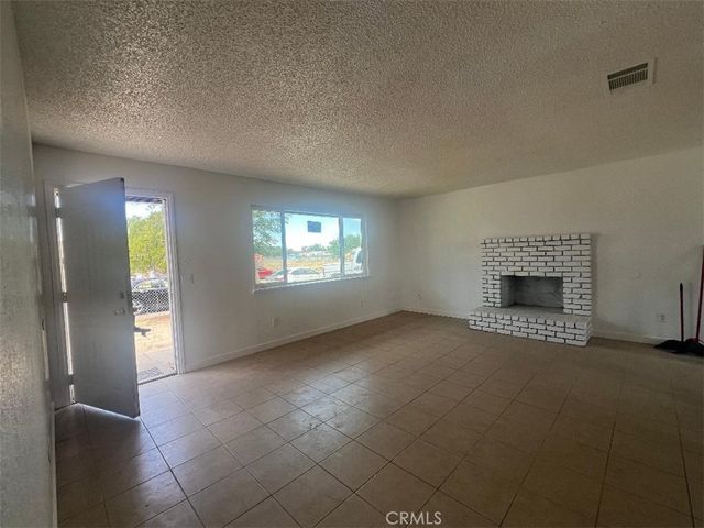 15232 Greenrock, Lancaster, CA 93535