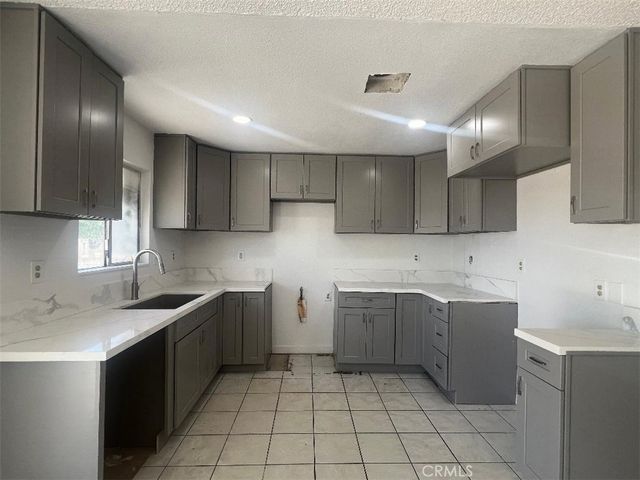 15232 Greenrock, Lancaster, CA 93535