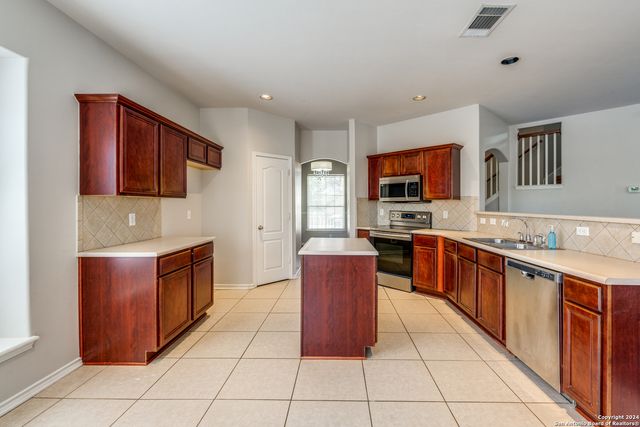 15834 REDWOODS MANOR, San Antonio, TX 78247