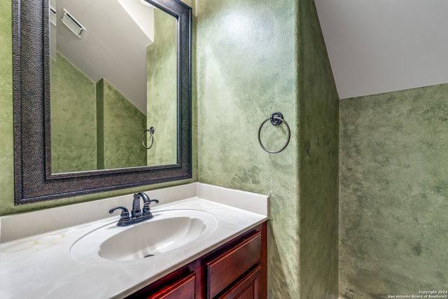 15834 REDWOODS MANOR, San Antonio, TX 78247