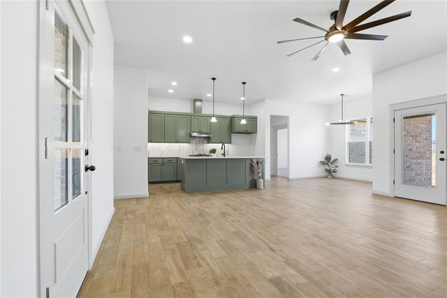 1328 Cedar Circle, Harrah, OK 73045