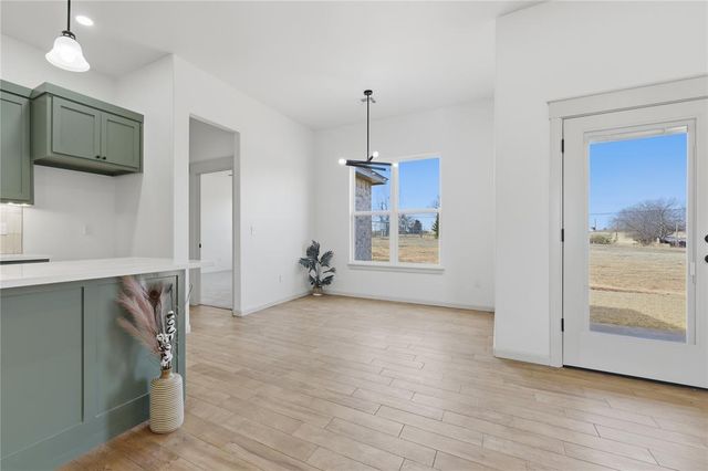 1328 Cedar Circle, Harrah, OK 73045