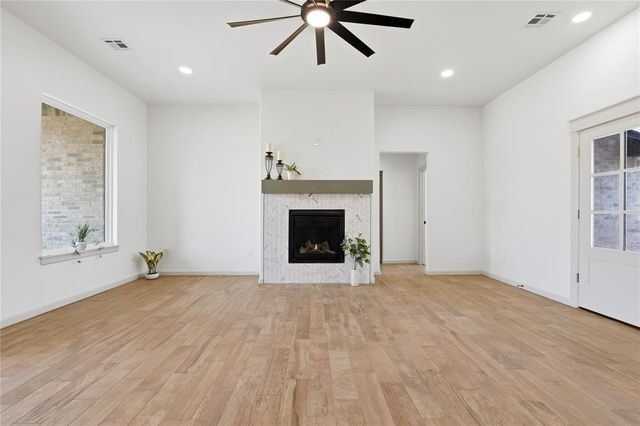1328 Cedar Circle, Harrah, OK 73045