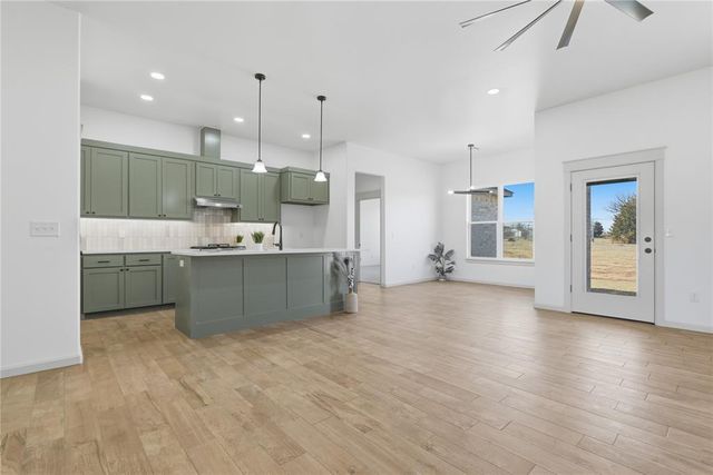 1328 Cedar Circle, Harrah, OK 73045