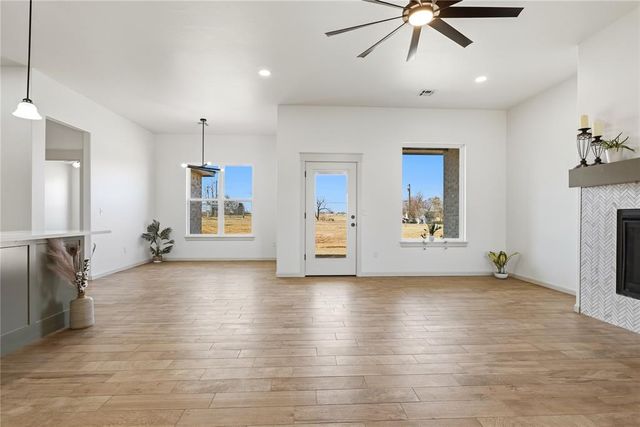 1328 Cedar Circle, Harrah, OK 73045