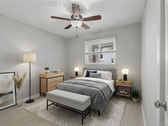 1108 E Goulson Avenue, Hazel Park, MI 48030