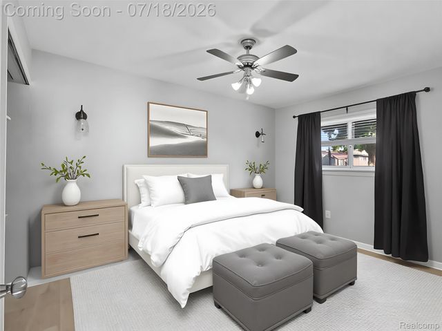 1108 E Goulson Avenue, Hazel Park, MI 48030