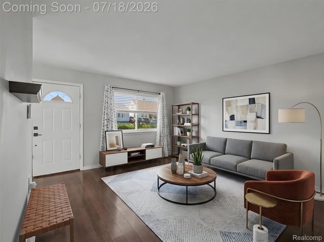 1108 E Goulson Avenue, Hazel Park, MI 48030