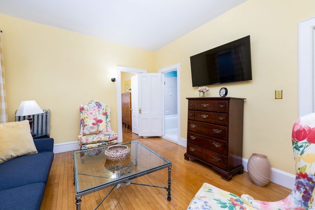 8 Pearl Street, Groton, CT 06355