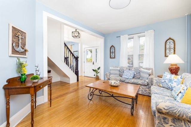 8 Pearl Street, Groton, CT 06355