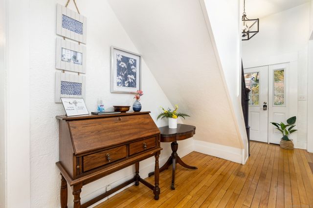 8 Pearl Street, Groton, CT 06355