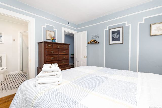 8 Pearl Street, Groton, CT 06355