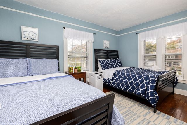 8 Pearl Street, Groton, CT 06355