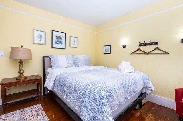 8 Pearl Street, Groton, CT 06355