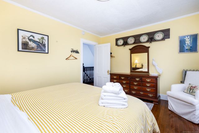 8 Pearl Street, Groton, CT 06355