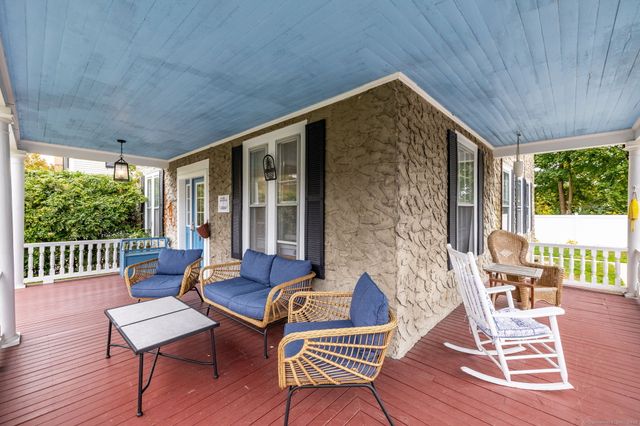 8 Pearl Street, Groton, CT 06355