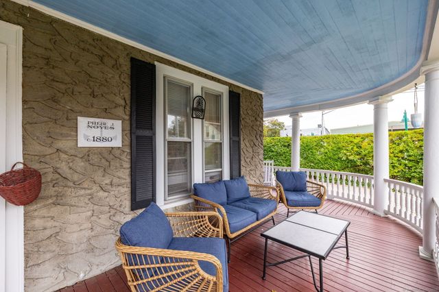 8 Pearl Street, Groton, CT 06355