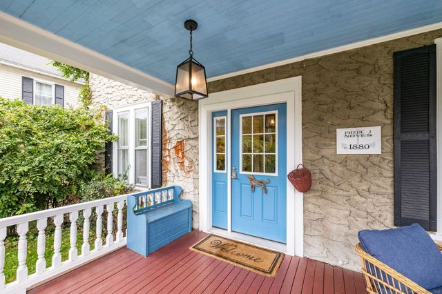 8 Pearl Street, Groton, CT 06355