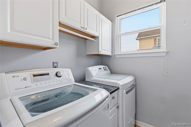 975 Watersedge Court, Oxford, MI 48371