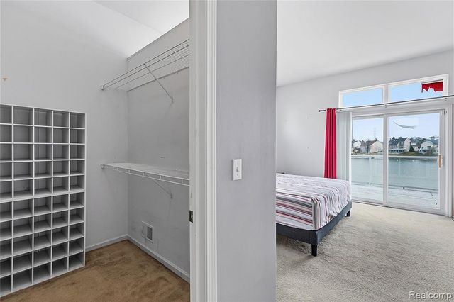 975 Watersedge Court, Oxford, MI 48371