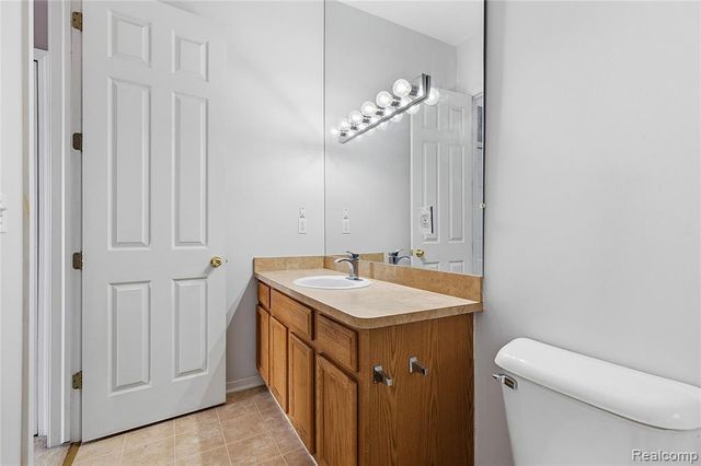 975 Watersedge Court, Oxford, MI 48371